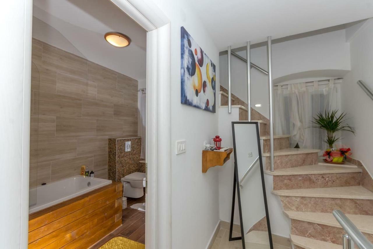 Dalmatinska Kuca Blanka Villa Kaštela Buitenkant foto